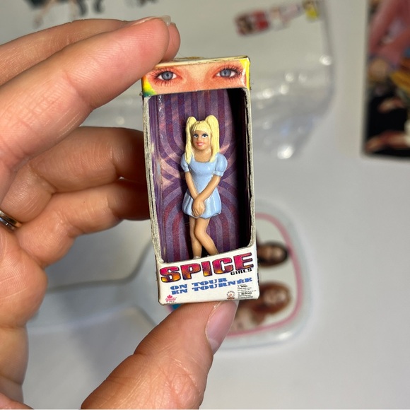 Vintage 90s Spice Girls Lot Gift-wrap Postcard Lollipop Tins Hat Mirror Pin Y2k - Picture 3 of 16